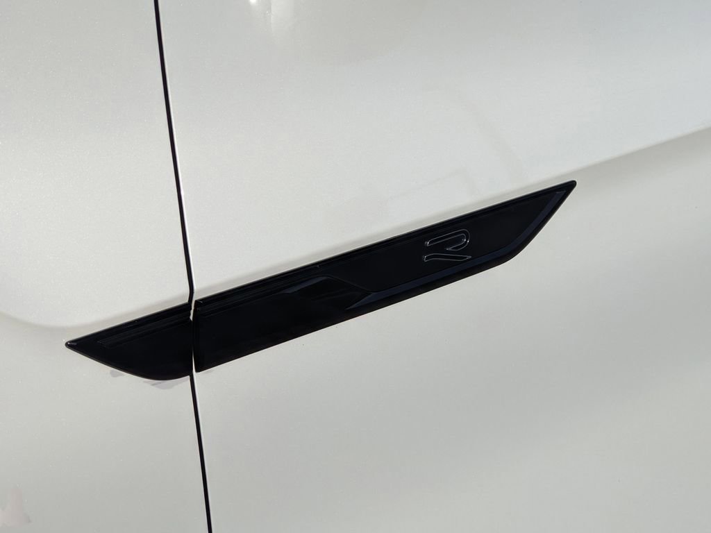 Certified 2023 Volkswagen Atlas SEL R-Line image 10