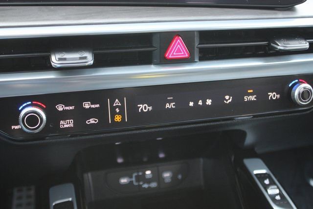 Used 2025 Kia Sorento SX image 9