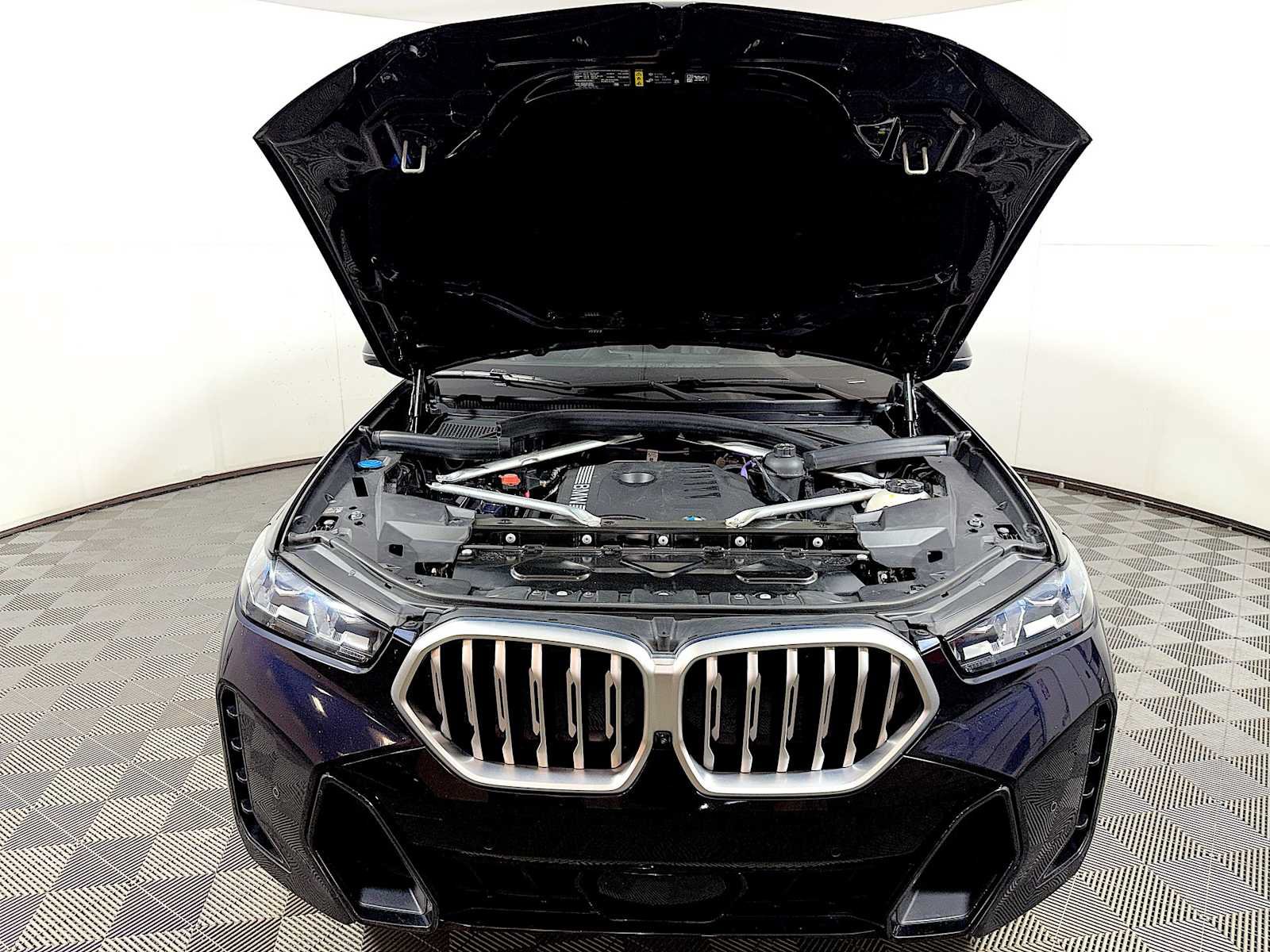Used 2025 BMW X6 xDrive40i AWD/4WD image 31
