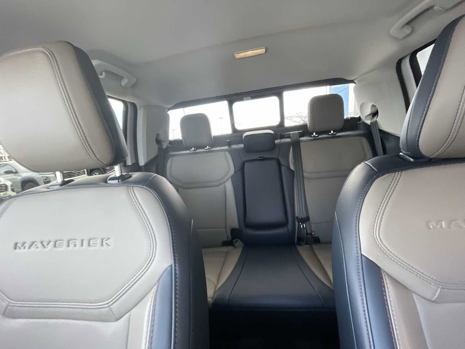 Used 2025 Ford Maverick Lariat w/ 4K Tow Package image 20