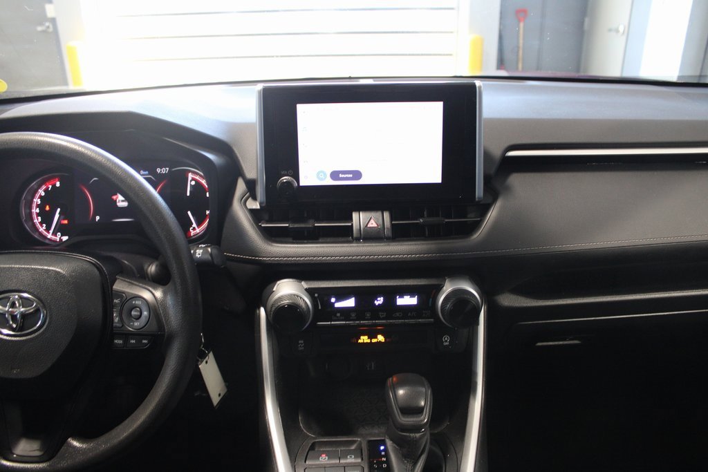 Used 2023 Toyota RAV4 LE image 22
