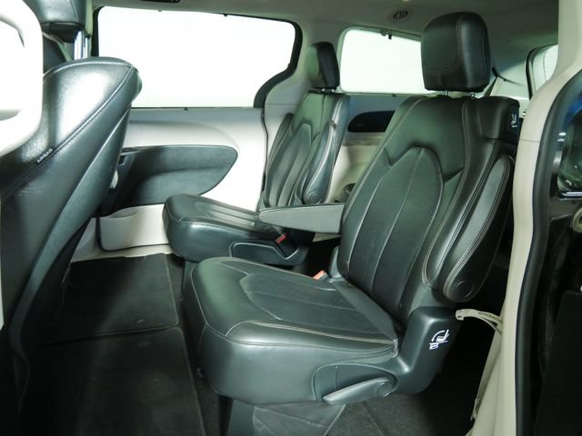 Certified 2017 Chrysler Pacifica Touring-L Plus w/ Advanced Safetytec Group FWD image 17