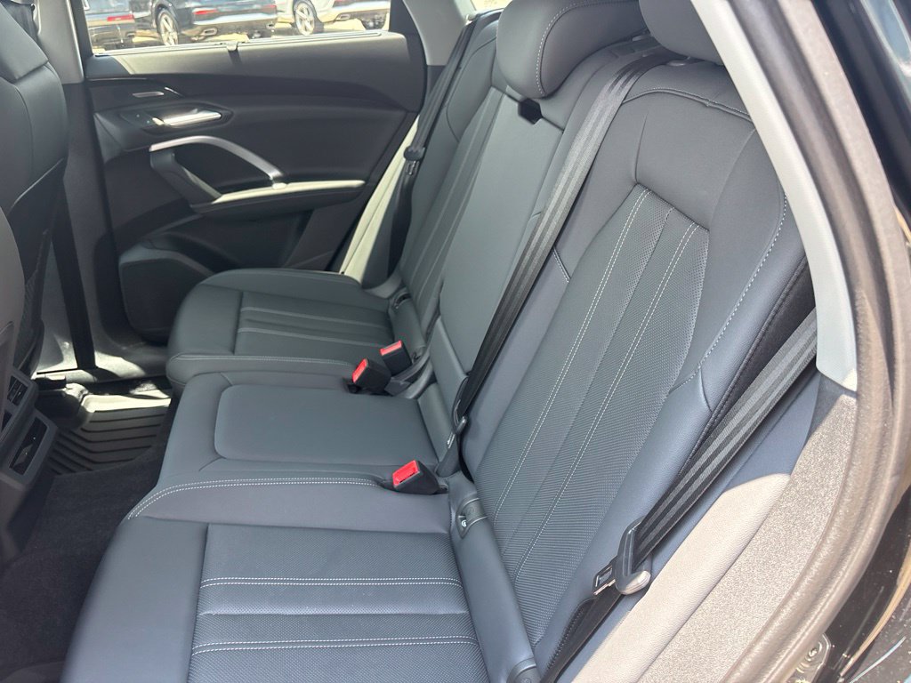 Used 2025 Audi Q5 Premium Plus w/ Premium Plus AWD/4WD image 13
