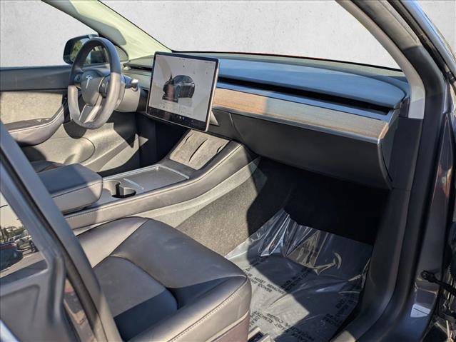 Used 2022 Tesla Model Y Long Range AWD/4WD image 22
