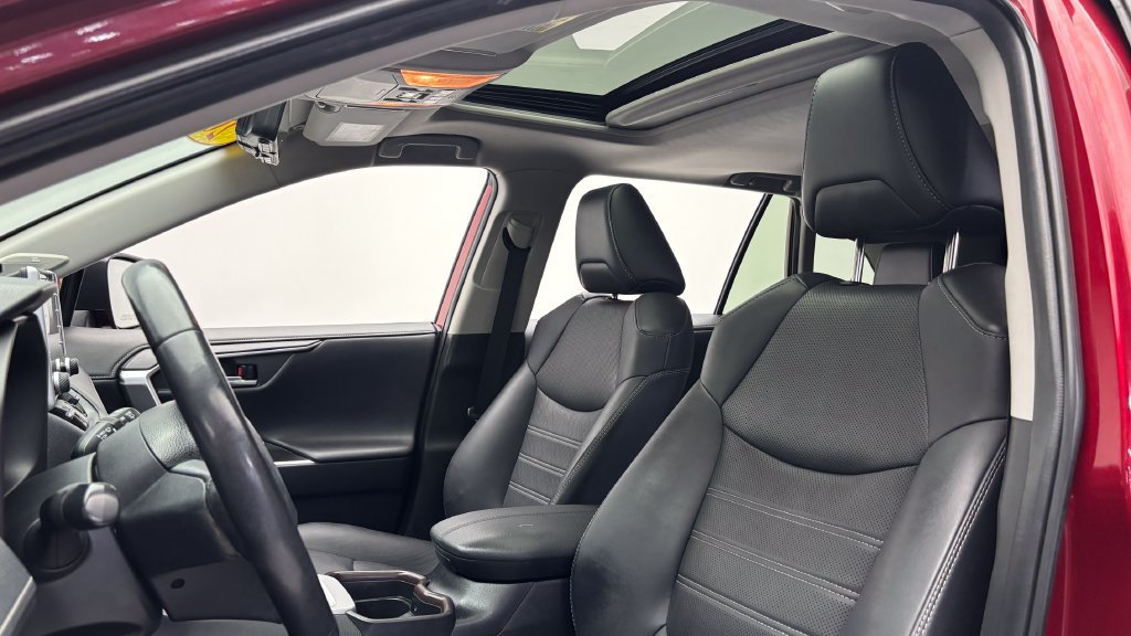 Used 2019 Toyota RAV4 Limited w/ Advanced Technology Package AWD/4WD image 10