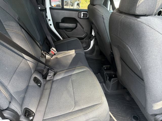 Used 2024 Jeep Gladiator Sport image 15