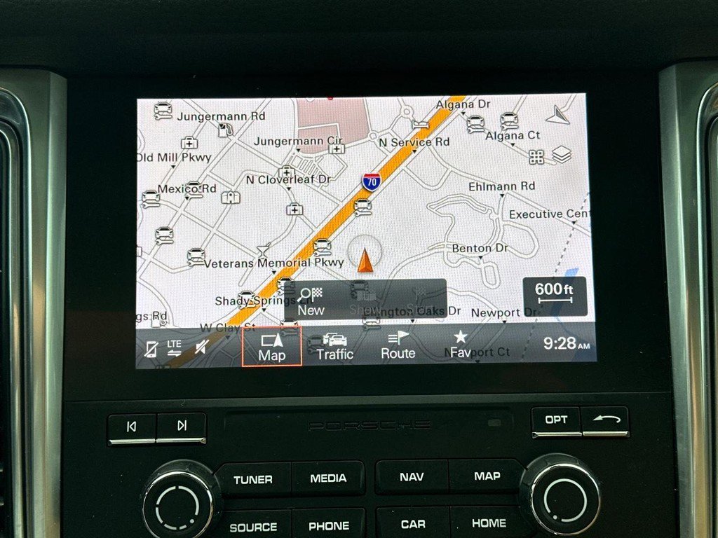 Used 2018 Porsche Macan Sport Edition image 27