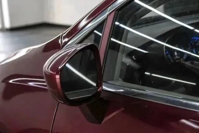 Used 2018 Chrysler Pacifica Touring Plus w/ Tire & Wheel Group FWD image 40