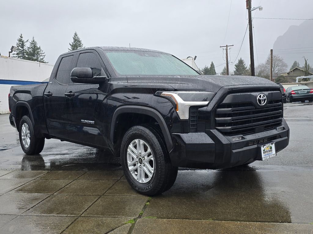 Used 2022 Toyota Tundra SR5 w/ SR5 Premium Package image 3
