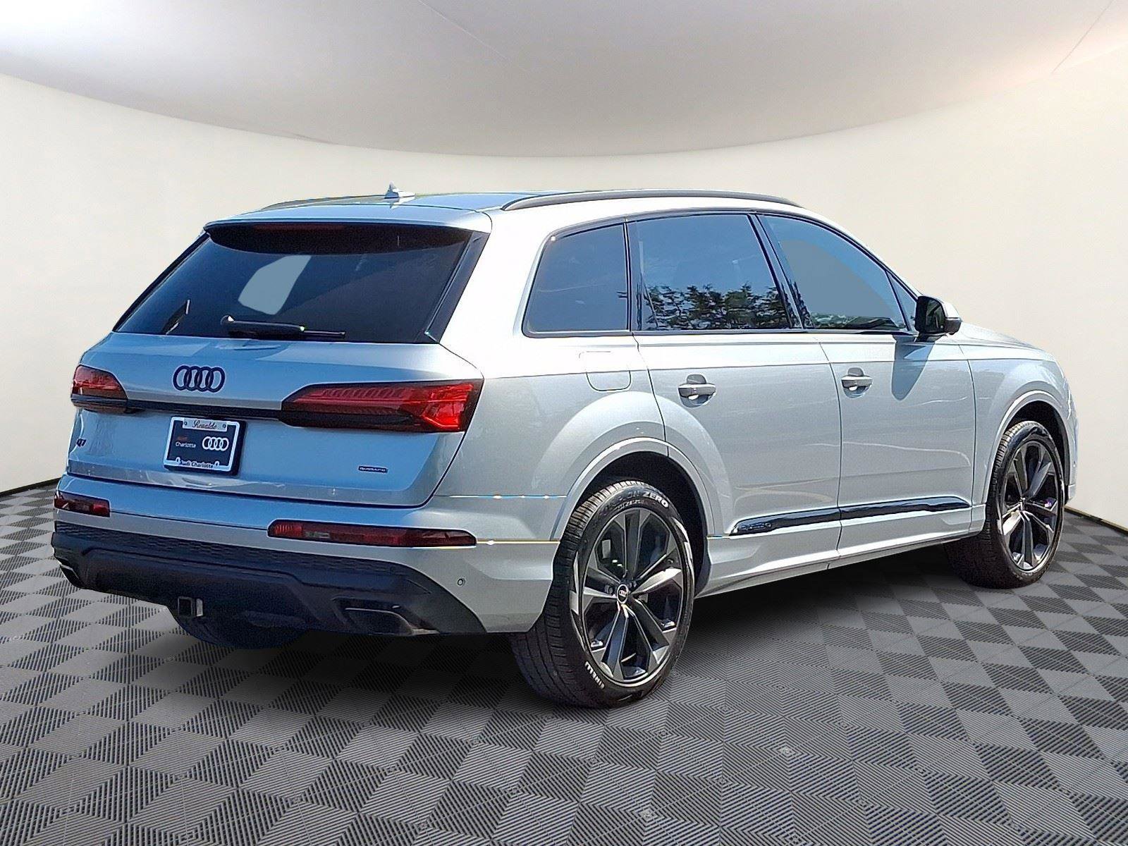 Used 2025 Audi Q7 3.0T Premium Plus w/ Premium Plus Package AWD/4WD image 6