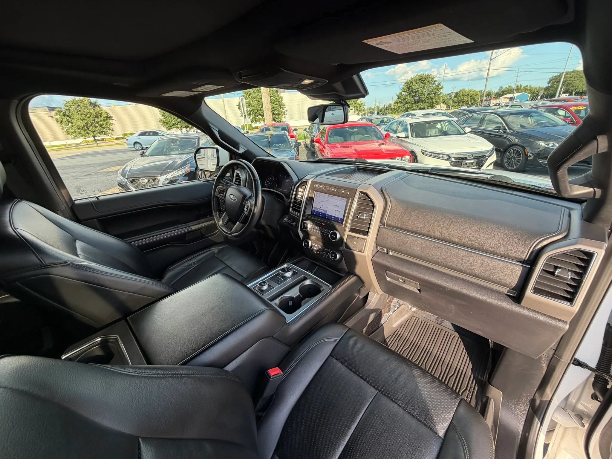 Used 2020 Ford Expedition Max XLT w/ Equipment Group 202A AWD/4WD image 31