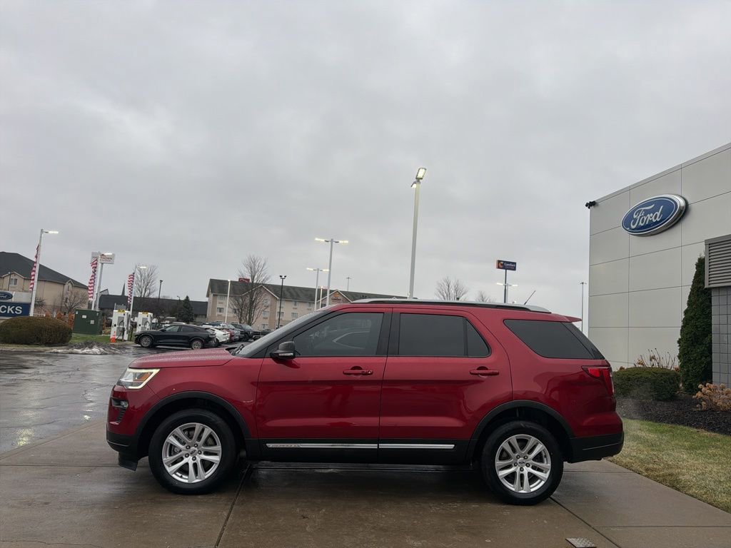 Certified 2018 Ford Explorer XLT w/ Equipment Group 201A image 4
