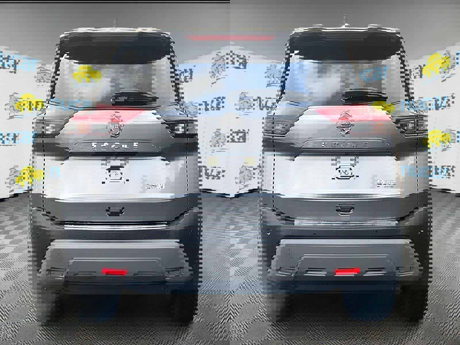 Used 2023 Nissan Rogue SV image 5