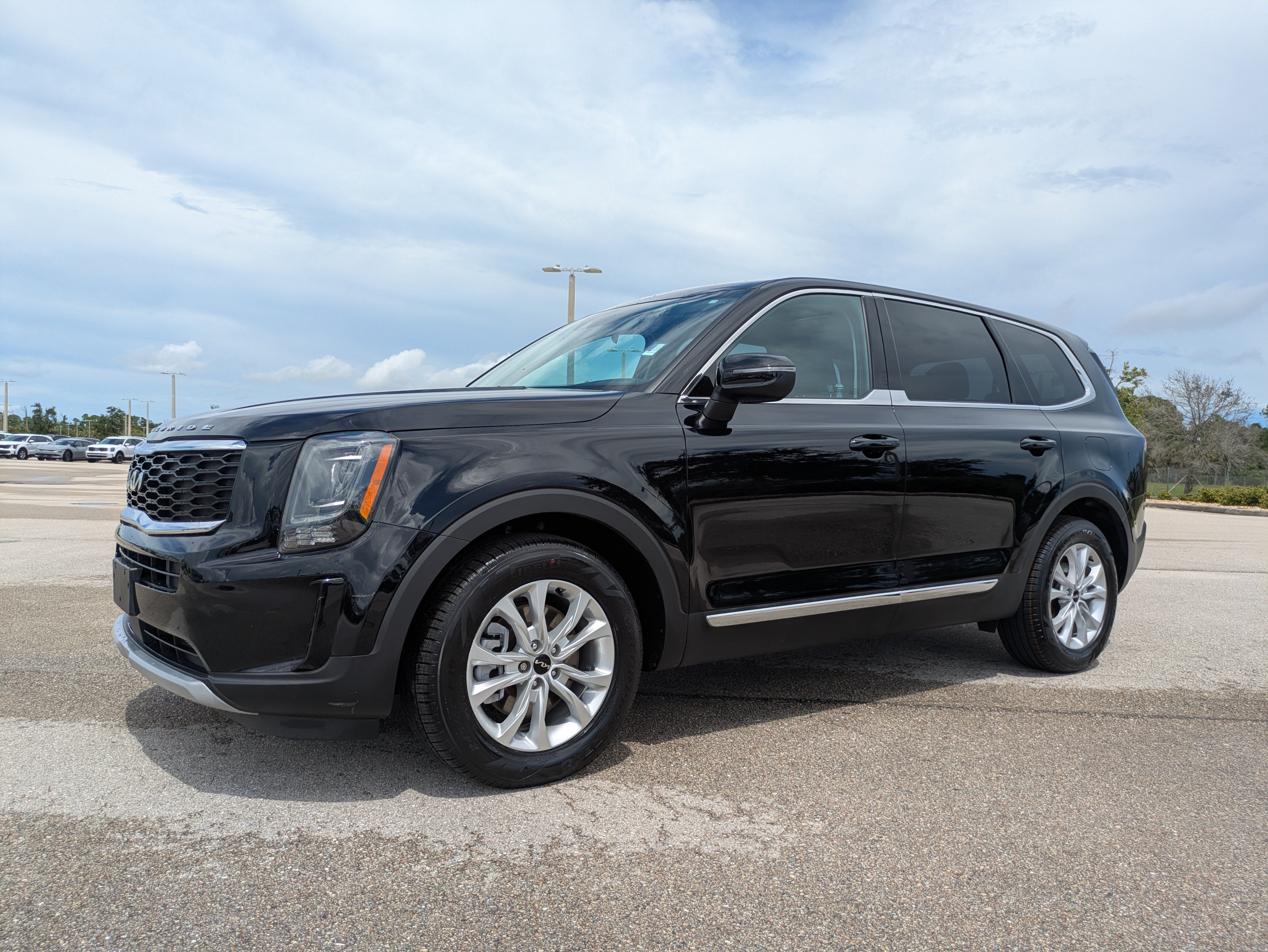 Used 2022 Kia Telluride LX AWD/4WD image 8