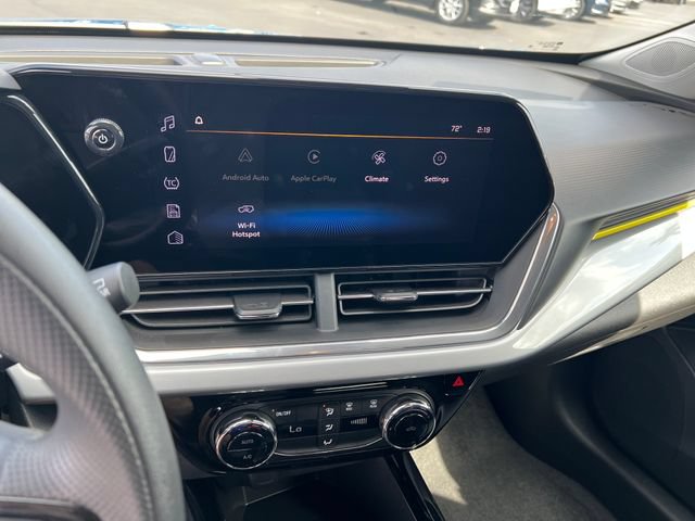 Certified 2025 Chevrolet Trax LT FWD image 17