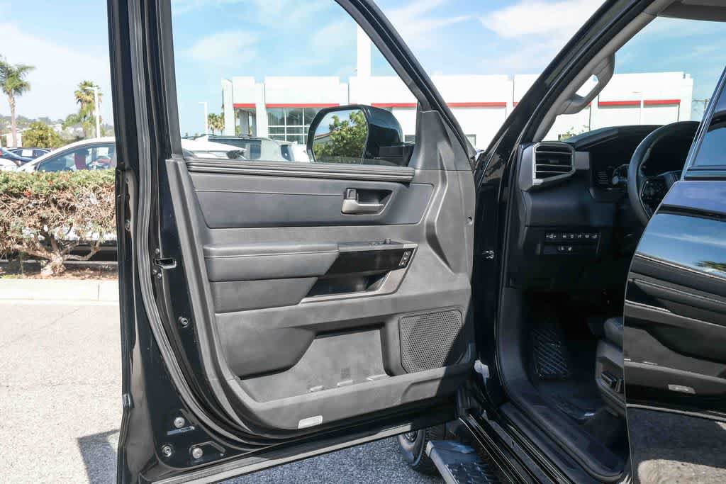 Used 2024 Toyota Tundra Limited AWD/4WD image 27