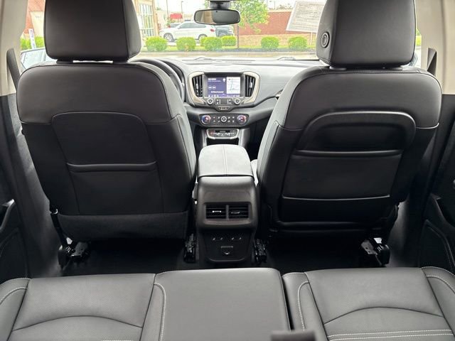 Used 2024 GMC Terrain Denali w/ Denali Premium Package AWD/4WD image 35