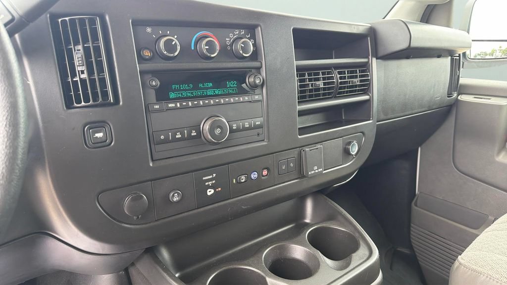Used 2025 Chevrolet Express 3500 LT w/ LT Preferred Equipment Group RWD image 22