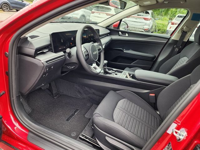 New 2025 Kia K5 LXS FWD image 15