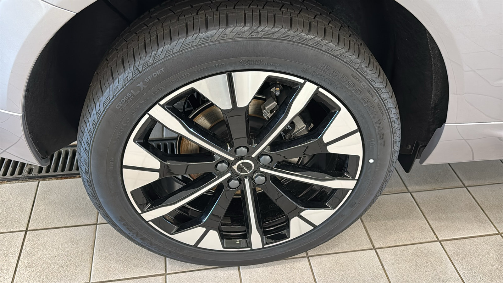 New 2026 Volvo XC60 B5 Plus w/ Protection Package Premier AWD/4WD image 31