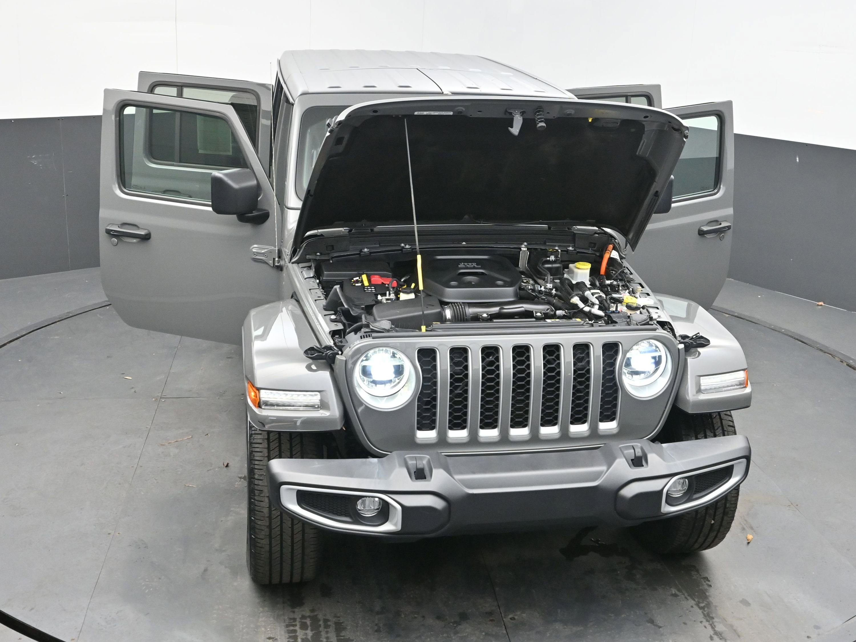 Used 2021 Jeep Wrangler Unlimited Sahara w/ Cold Weather Group image 38