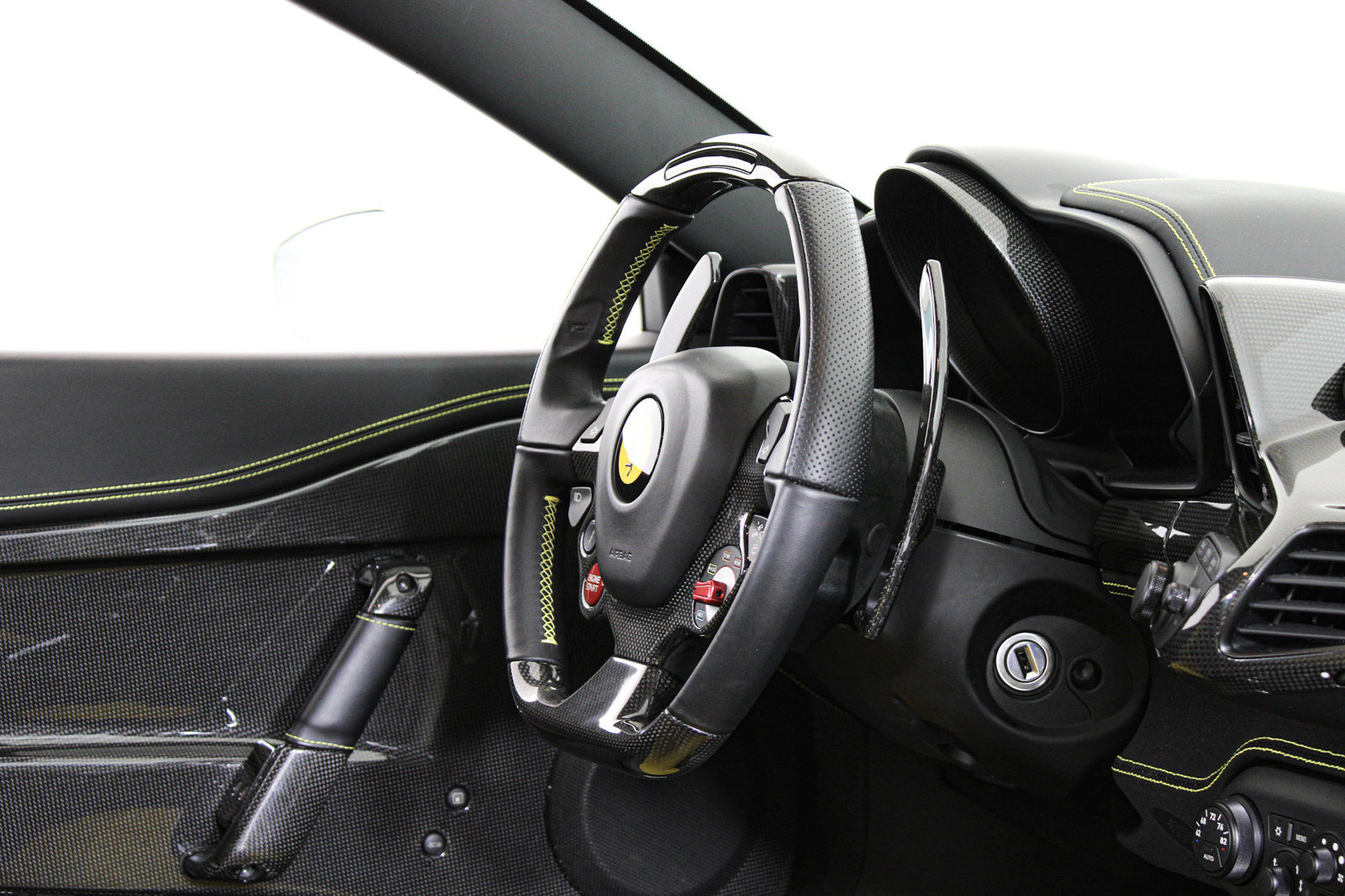 Used 2015 Ferrari 458 Speciale Coupe RWD image 30