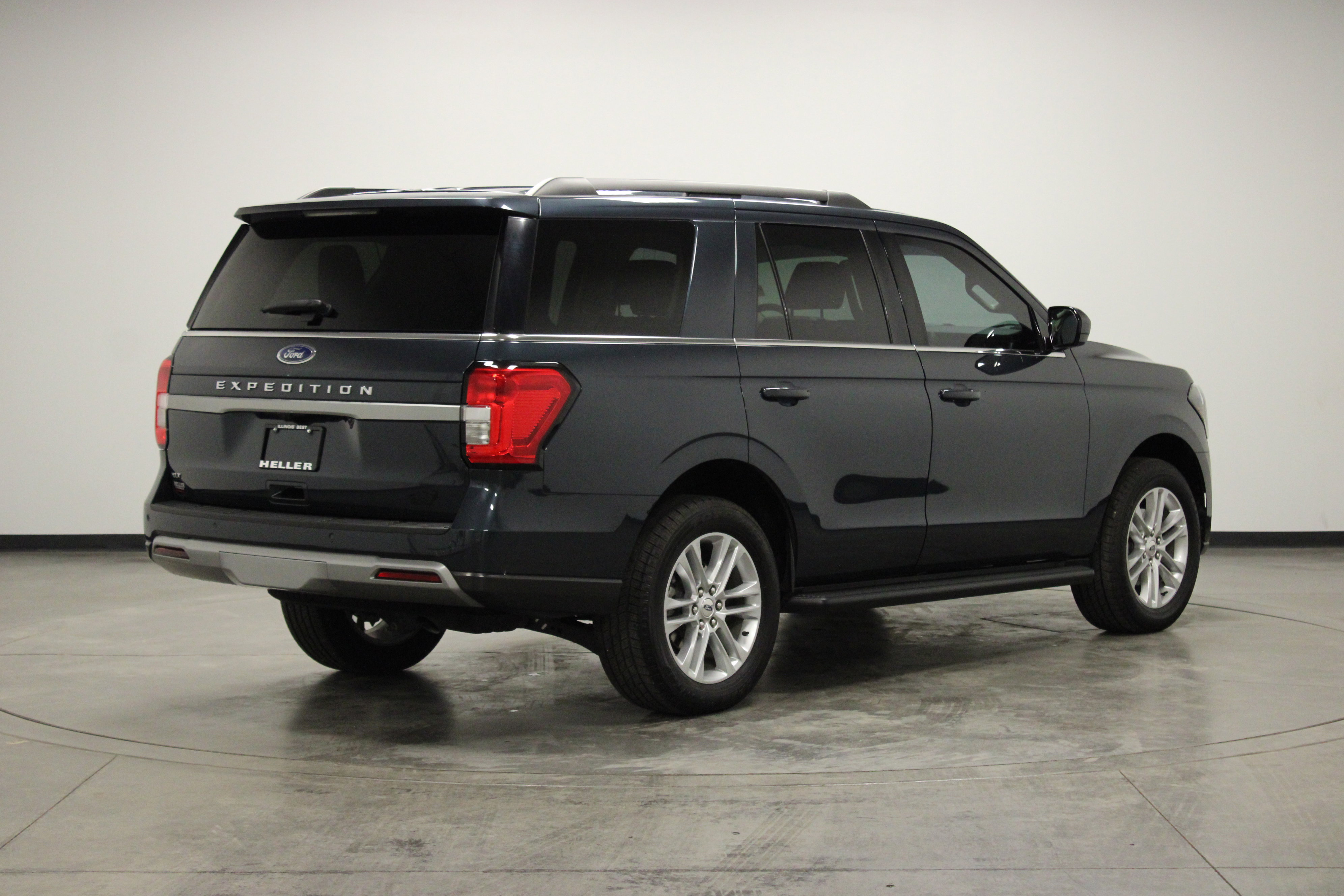 Used 2024 Ford Expedition XLT image 8