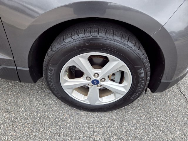 Used 2020 Ford Edge SE FWD image 16