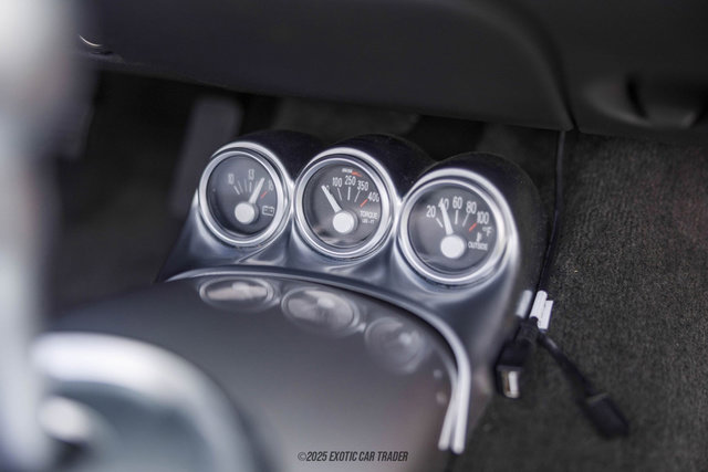 Used 2005 Chevrolet SSR w/ Preferred Equipment Group image 30