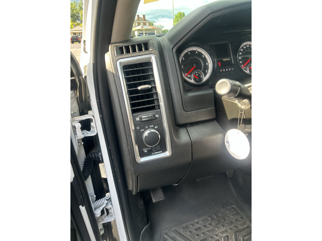 Used 2022 RAM 1500 Classic SLT RWD image 15