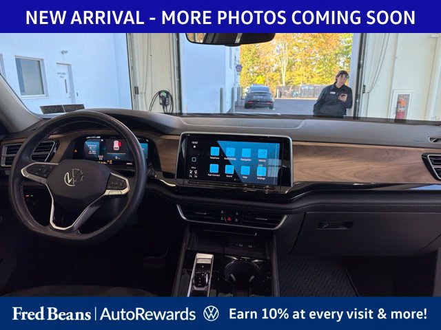 Used 2024 Volkswagen Atlas SE AWD/4WD image 11