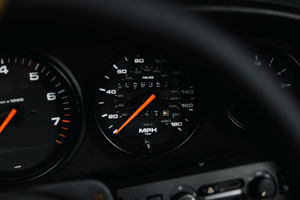 Used 1991 Porsche 911 Carrera RWD image 21