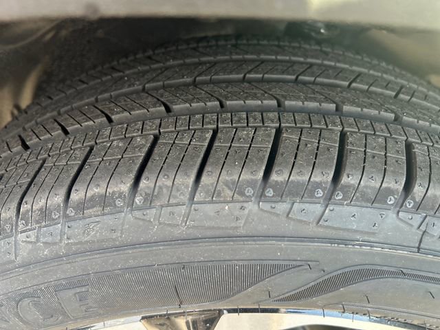 New 2026 Chevrolet Trax RS w/ Sunroof Package FWD image 31