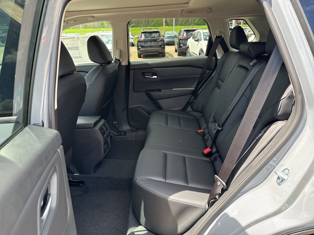 New 2026 Nissan Rogue SV AWD/4WD image 32