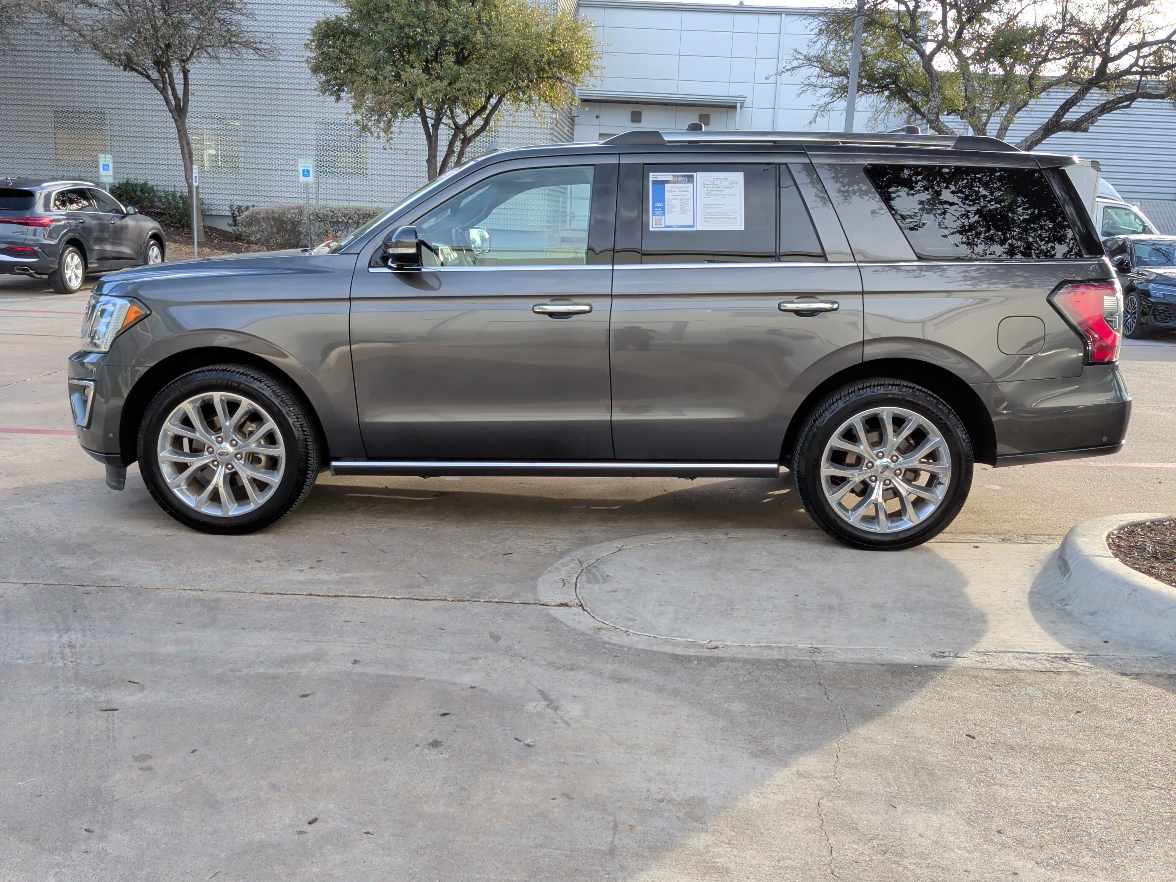 Used 2019 Ford Expedition Limited w/ Equipment Group 302A image 7