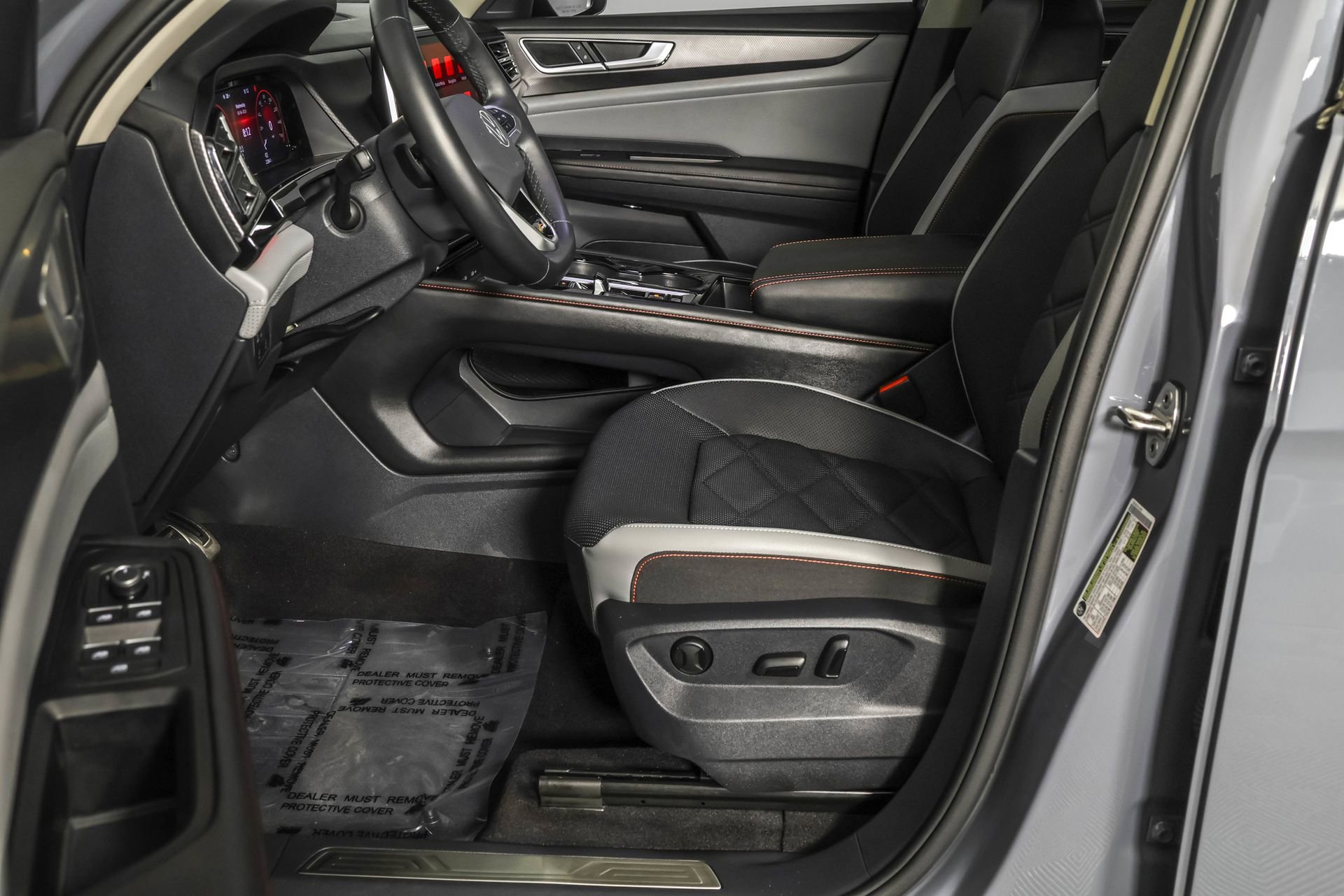 Used 2024 Volkswagen Atlas Peak Edition SE image 26