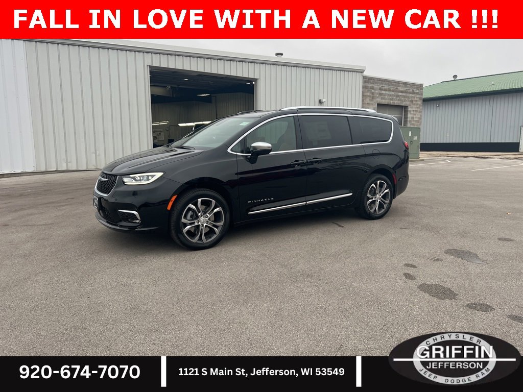 New 2026 Chrysler Pacifica Pinnacle w/ Trailer Tow Group