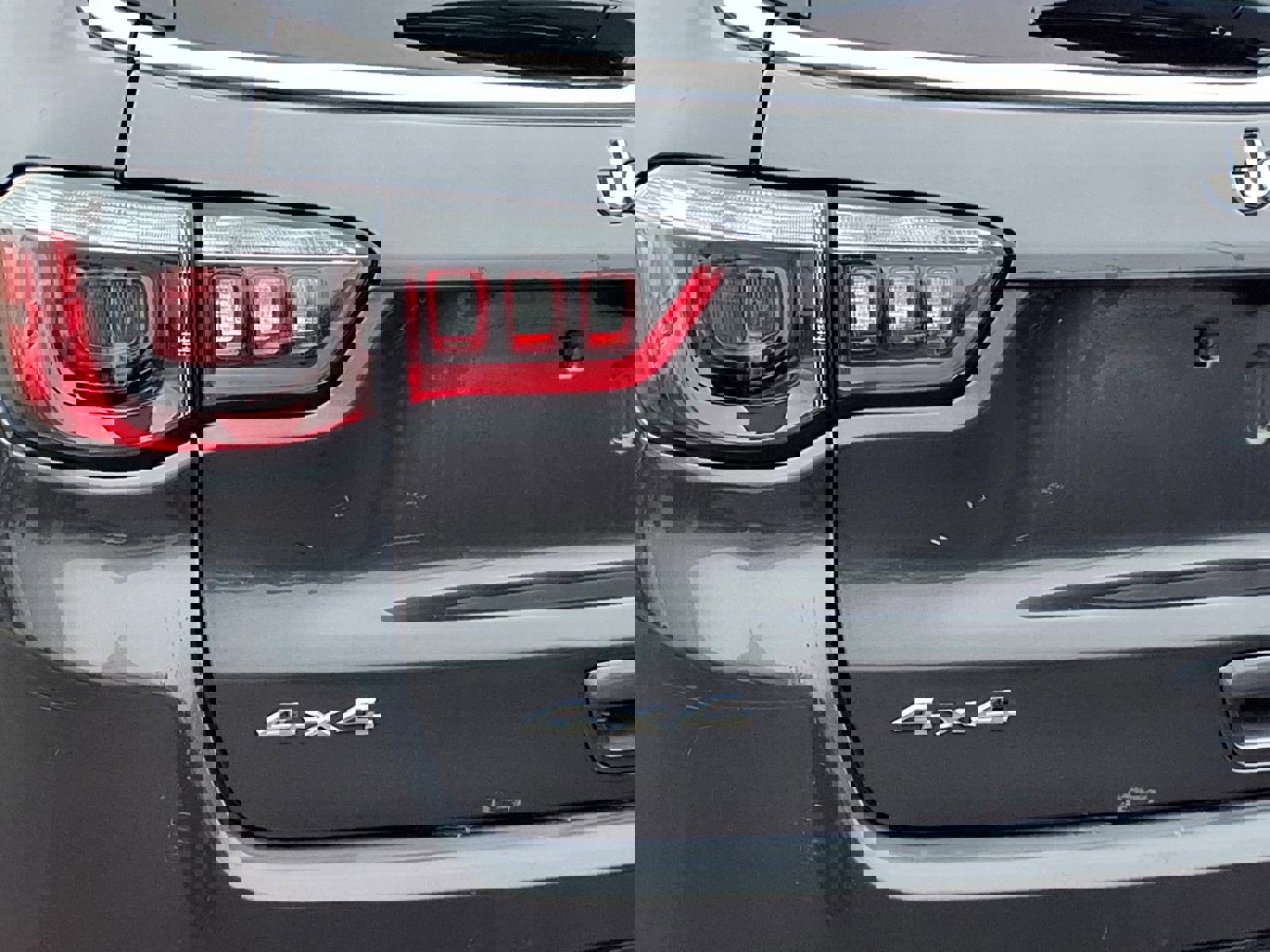 Used 2024 Jeep Compass Latitude w/ Altitude Special Edition image 19