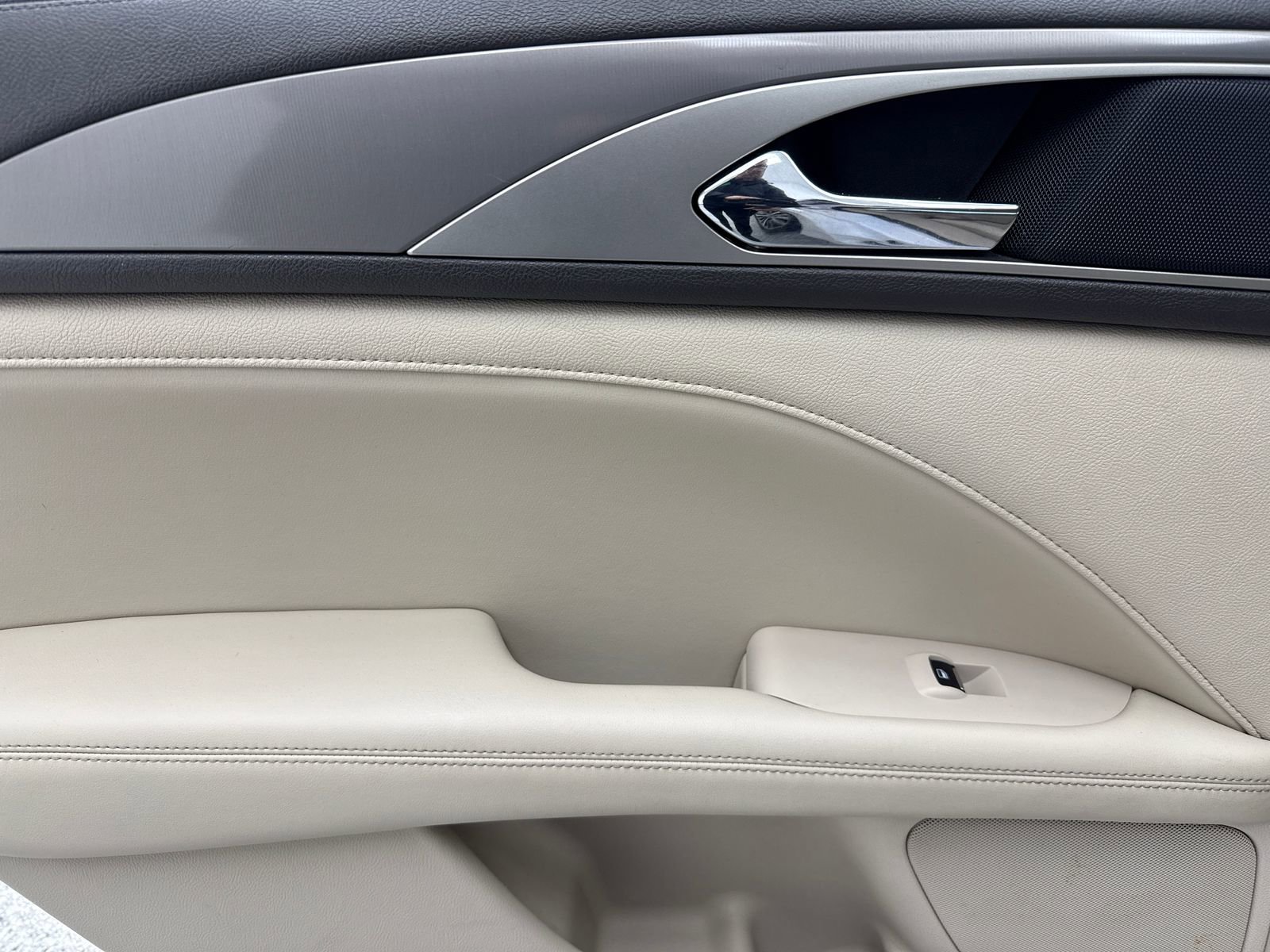 Used 2017 Lincoln MKZ Premiere AWD/4WD image 40