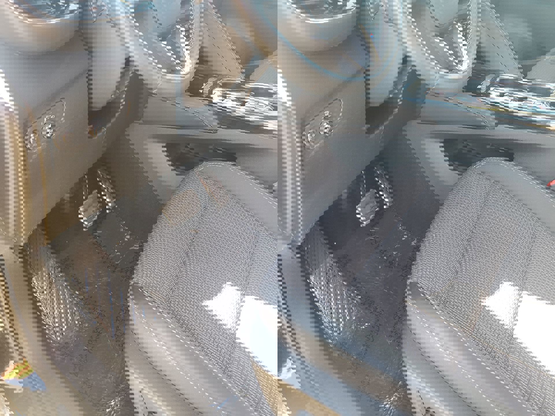 Certified 2023 Buick Envision Preferred w/ Sport Touring Package image 25