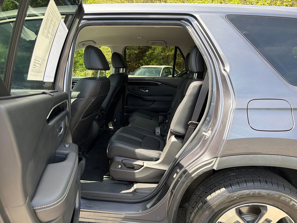 Used 2025 Honda Pilot EX-L image 27