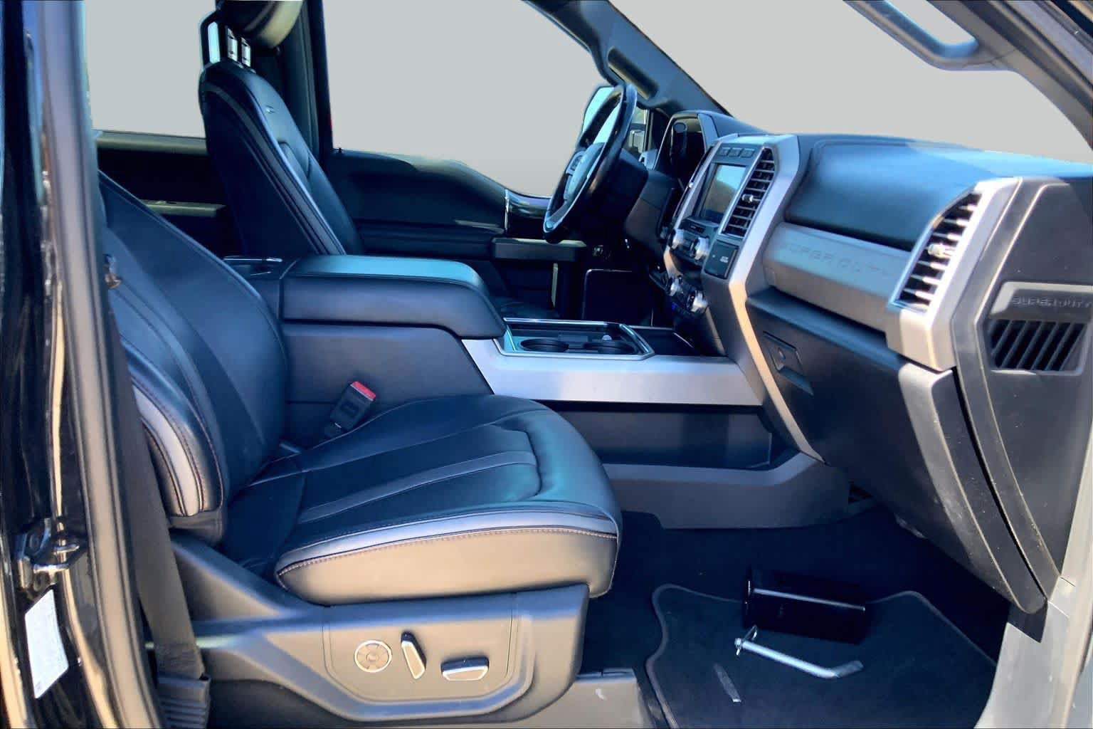 Used 2020 Ford F250 Platinum w/ FX4 Off-Road Package AWD/4WD image 9
