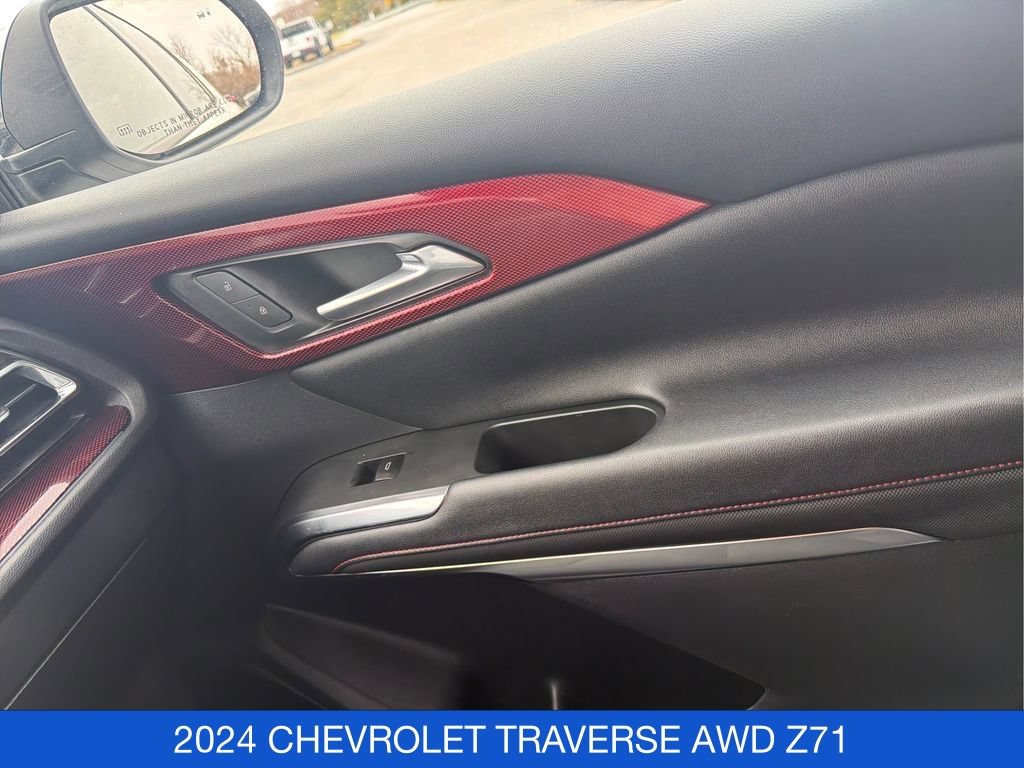 Used 2024 Chevrolet Traverse Z71 AWD/4WD image 23