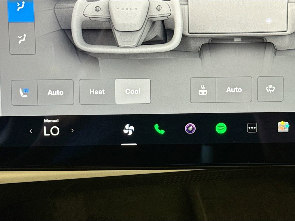 Used 2022 Tesla Model X Plaid image 21