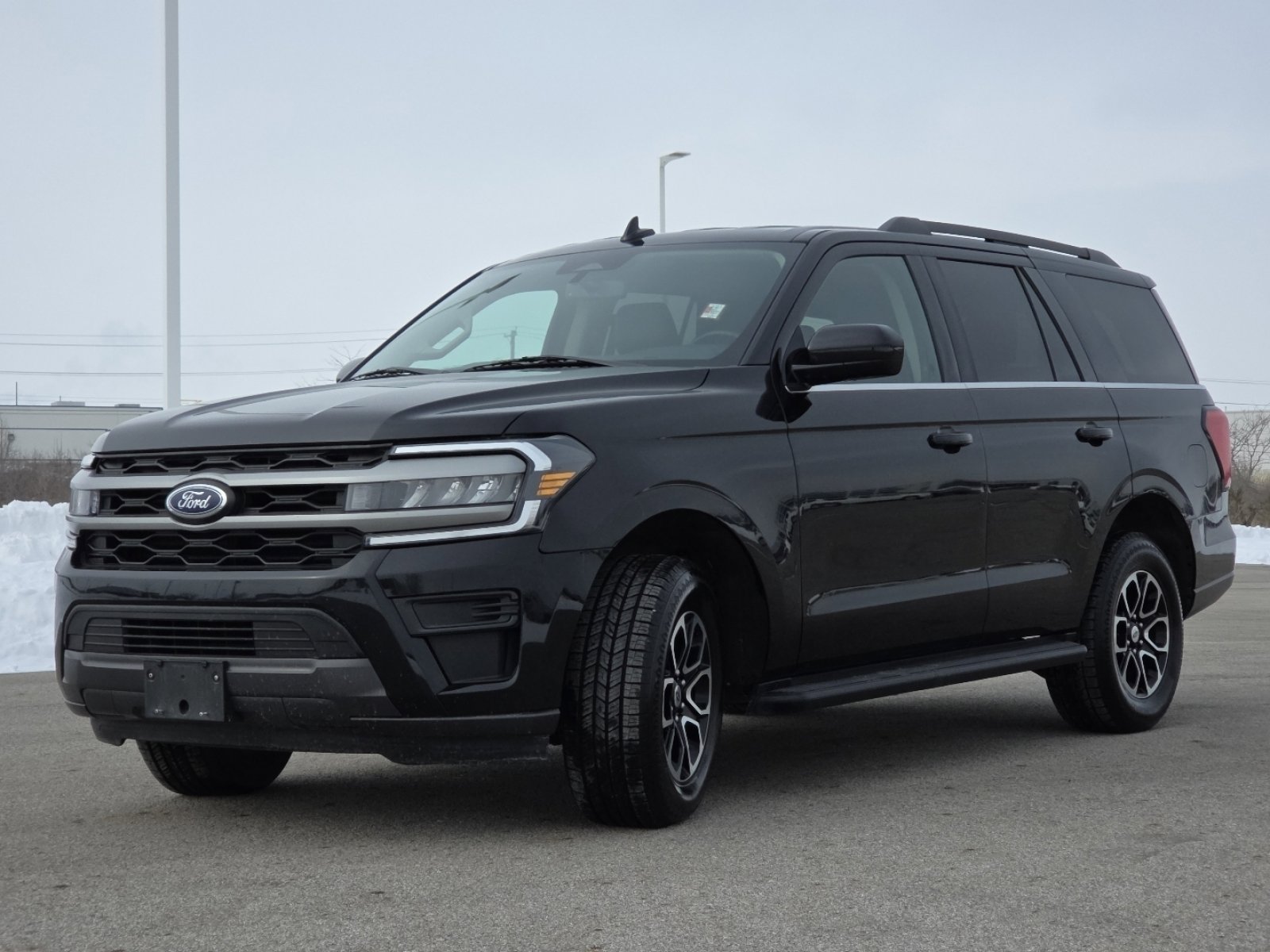 Used 2024 Ford Expedition XLT image 15