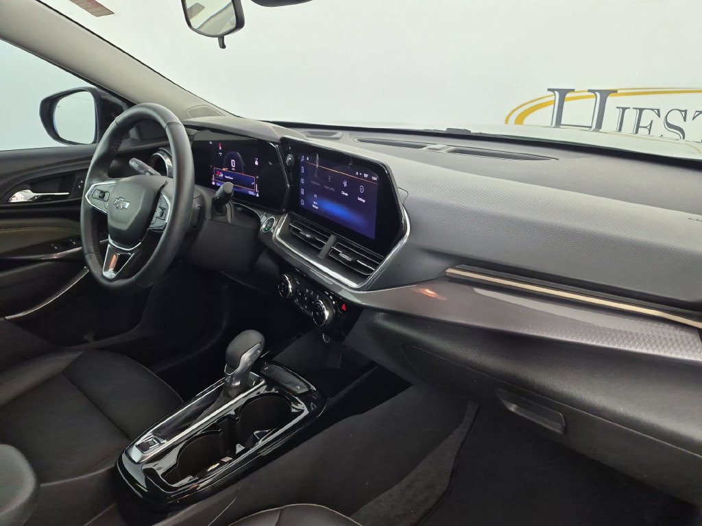 Used 2025 Chevrolet Trax ACTIV w/ Driver Confidence Package FWD image 37