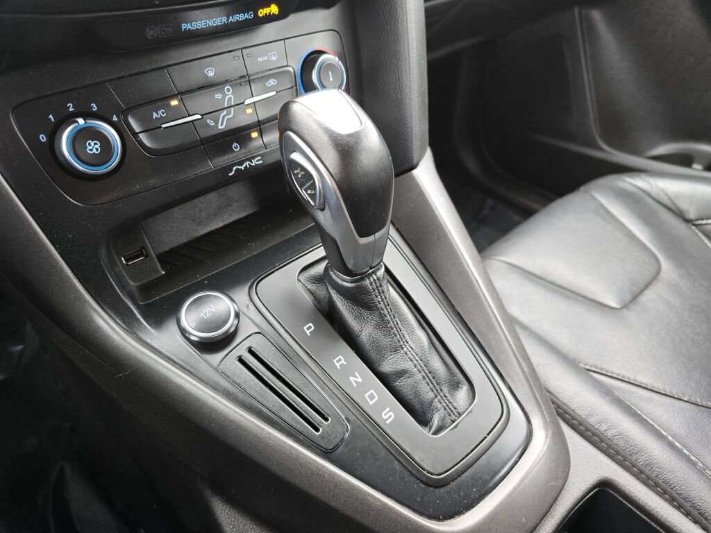 Used 2016 Ford Focus SE w/ Equipment Group 201A image 24