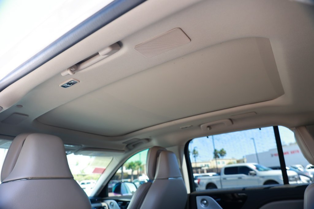 Used 2024 Lincoln Aviator Reserve w/ Equipment Group 201A AWD/4WD image 38
