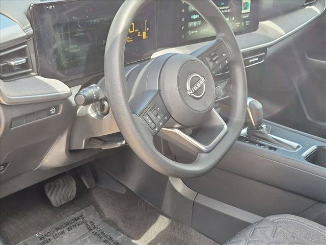 Used 2025 Nissan Kicks SV FWD image 10