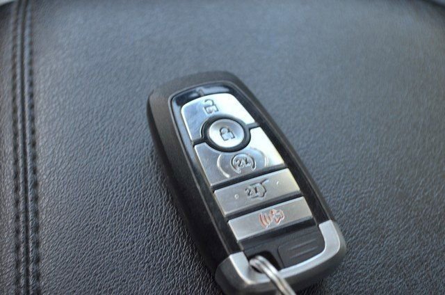 Used 2021 Ford Edge SEL w/ Convenience Package image 24